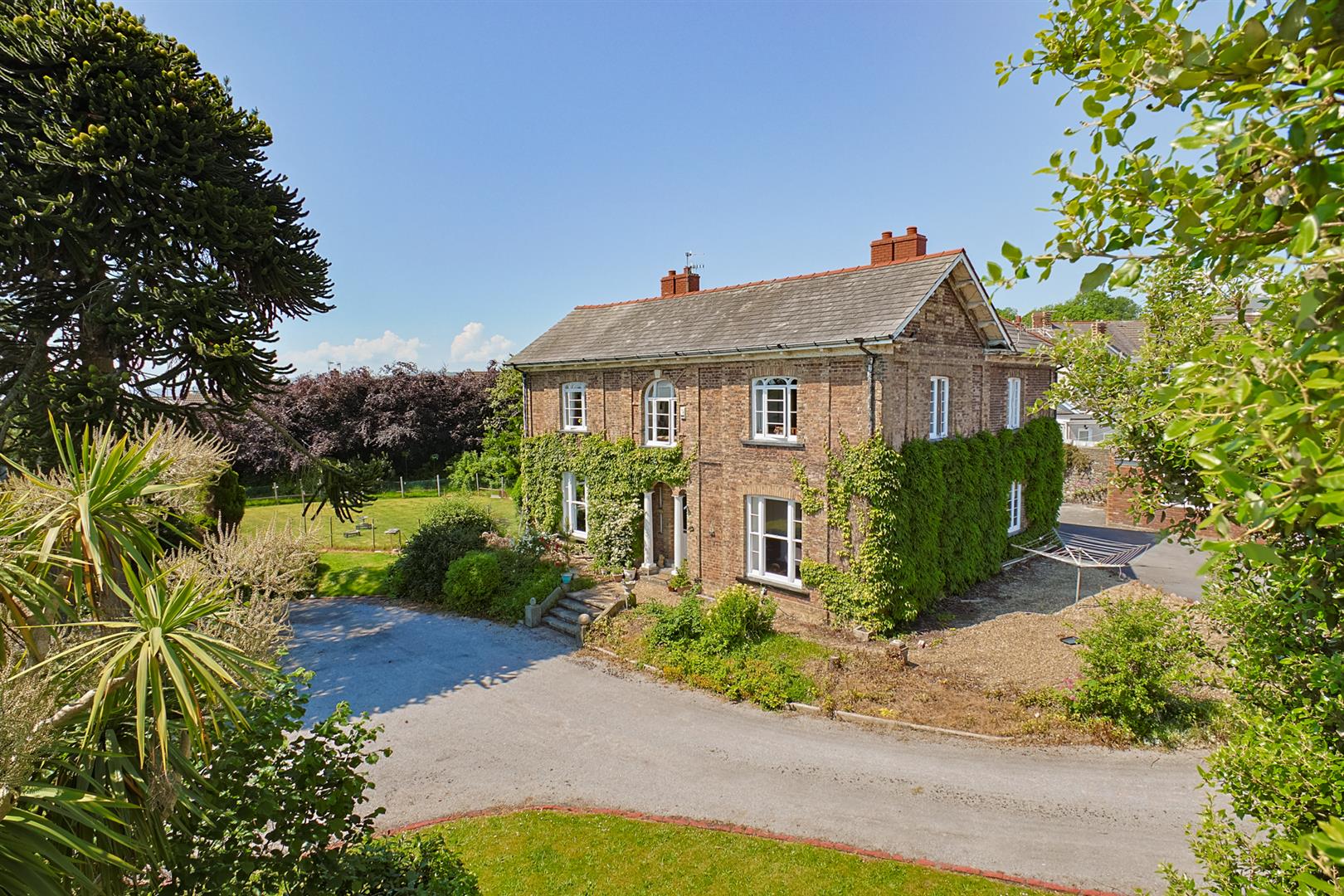 Highfield House, Tyisha Road, Llanelli, SA15 1RW